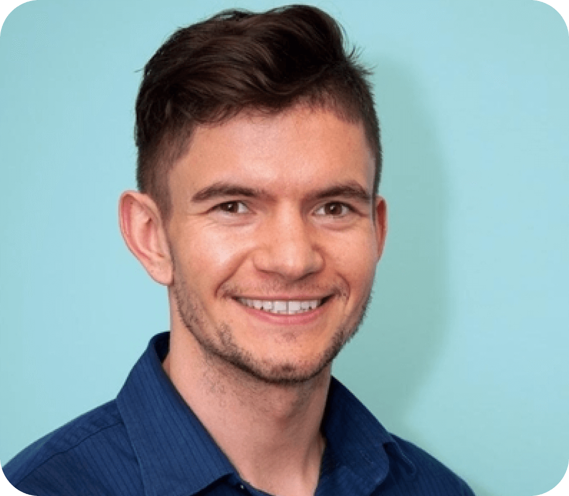 headshot of dorin captari-scirri